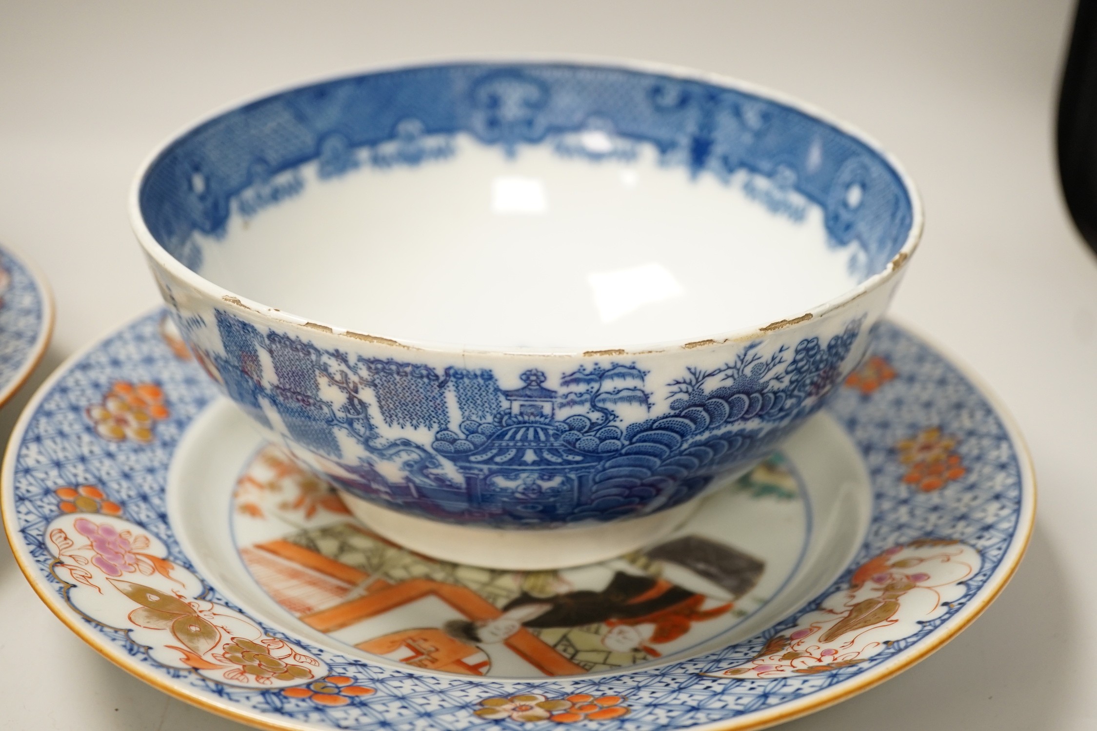 Three English pearlware blue and white bowls and two Samson plates